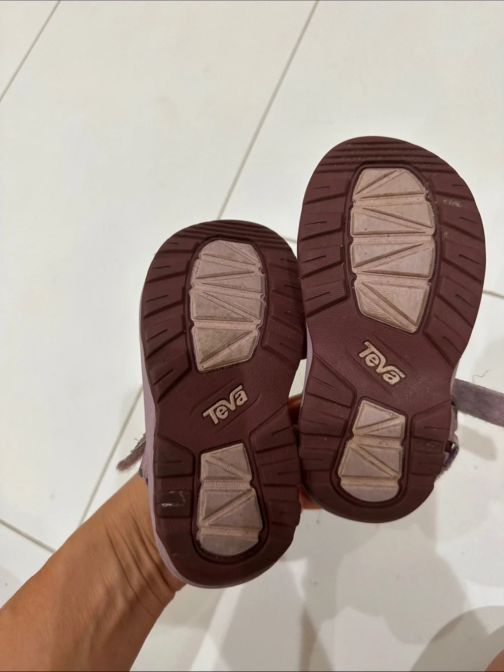 TEVA Kids Lightweight Lavender Sport Sandals 9 girls